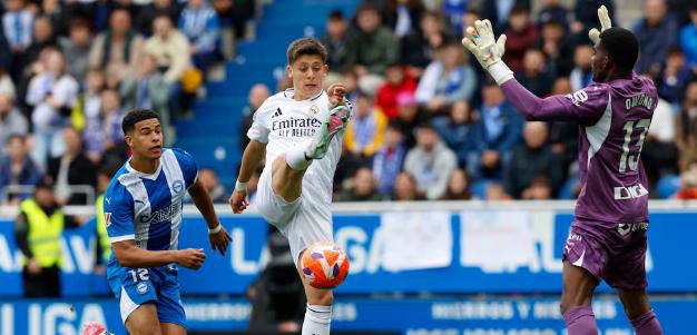 西甲裁判争议！皇马连遭“惩罚”，居勒尔被撞倒未判点球，进球被吹